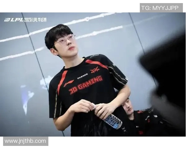 DOTA2赛场上JDG团队整体压制表现分析与得失总结